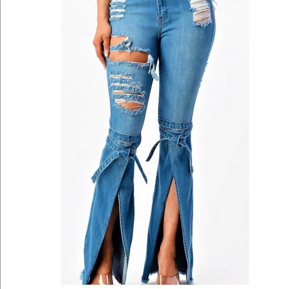 Stylish Distressed Jeans - Picture 2 of 3